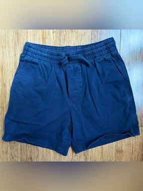 Vineyard Vines boys pull on shorts navy size 12. 1732